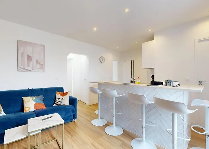 869-Suite Bleuet - Superbe Appartement