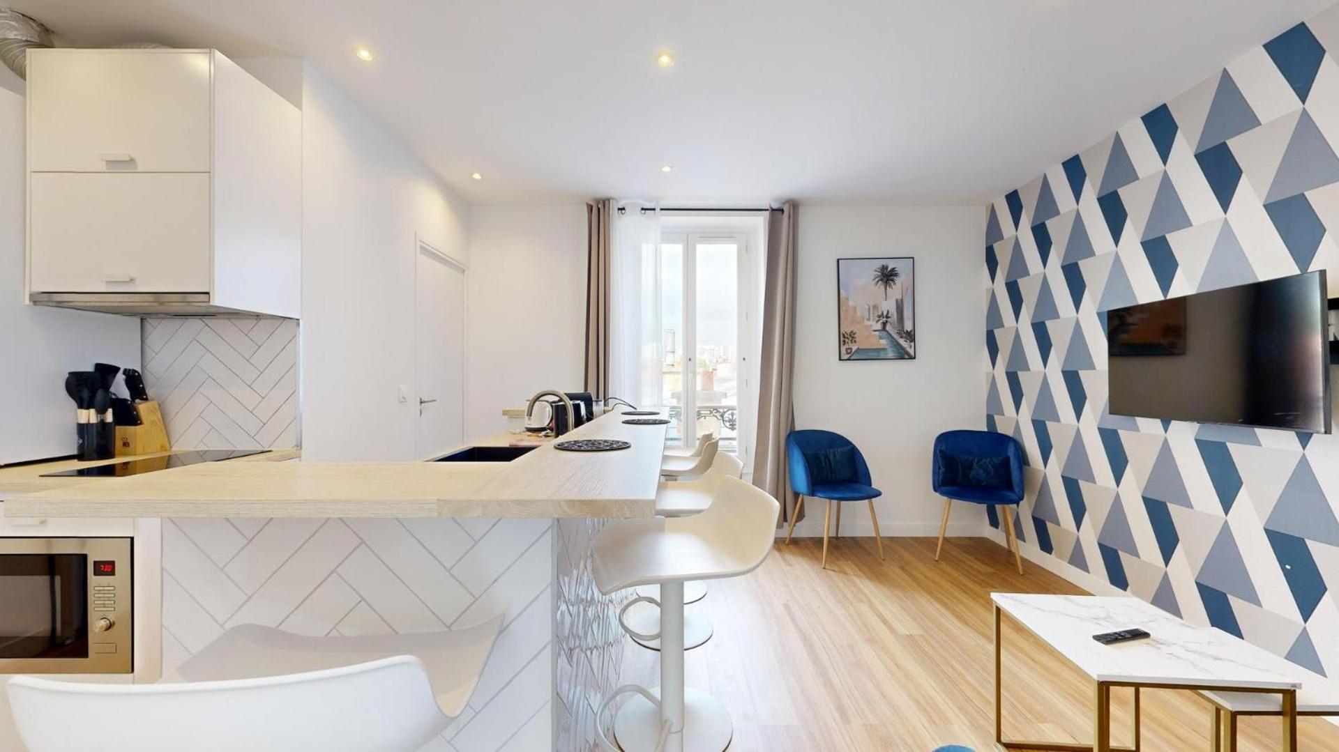 869-suite Bleuet - Superbe * Montreuil (Seine-Saint-Denis)