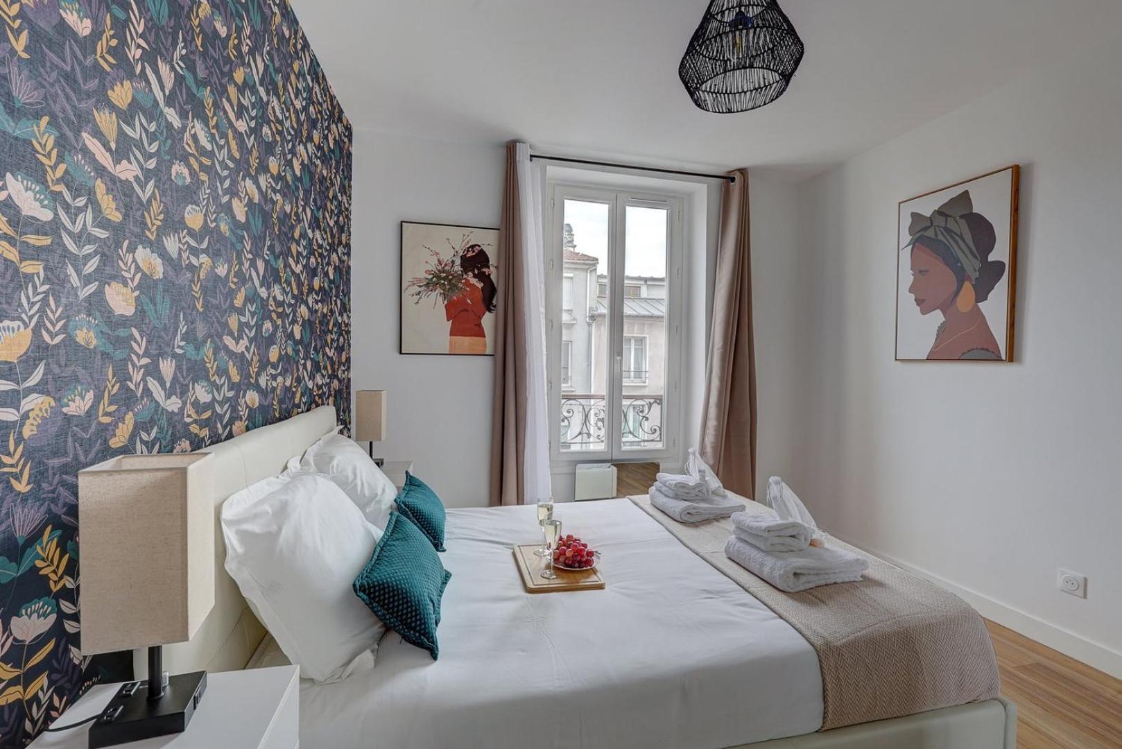 869-suite Bleuet - Superbe * Montreuil (Seine-Saint-Denis)